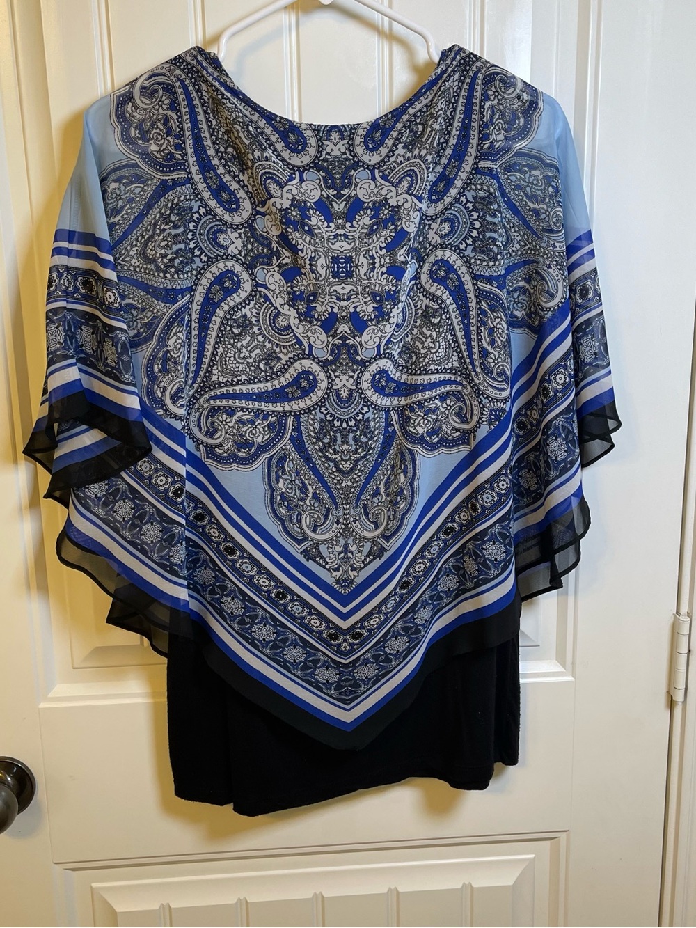Apt. 9 Women’s Large Blue and Black Paisley Overlay With Attached Tank Top Boho - Picture 2 of 9